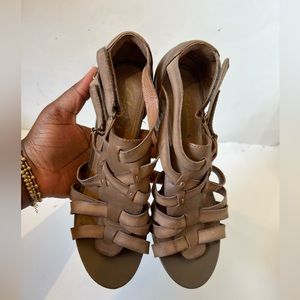 Clarks brown size 9 leather heel/ sandals…